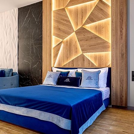 Central Family Boutique Apartments 2 Львов Экстерьер фото