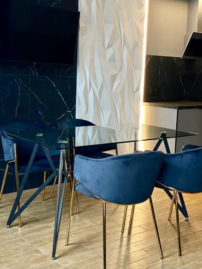 Central Family Boutique Apartments 2 Львов Экстерьер фото