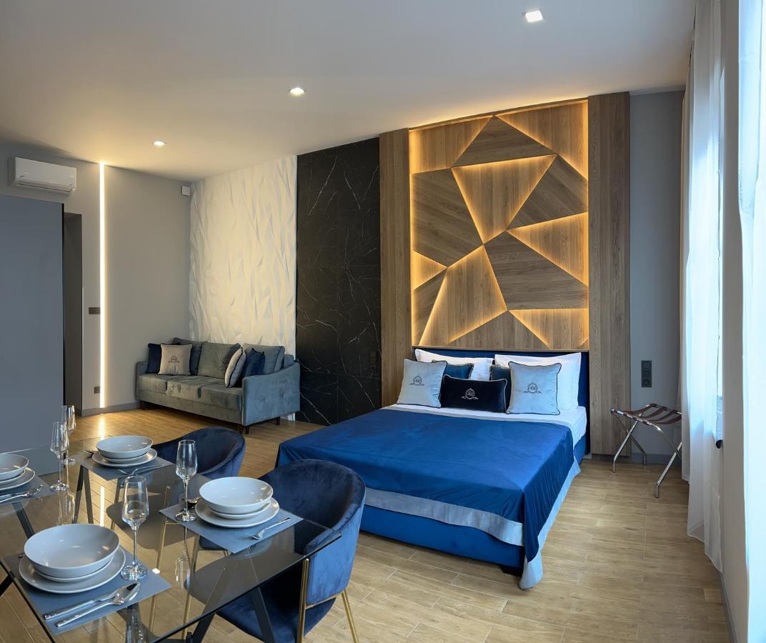 Central Family Boutique Apartments 2 Львов Экстерьер фото