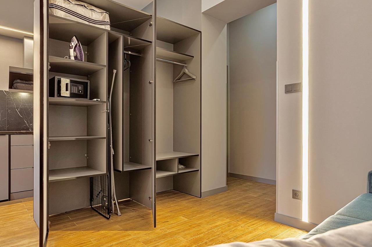 Central Family Boutique Apartments 2 Львов Экстерьер фото