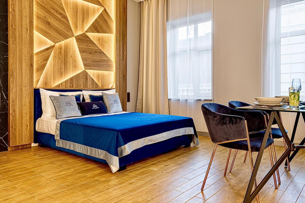 Central Family Boutique Apartments 2 Львов Экстерьер фото