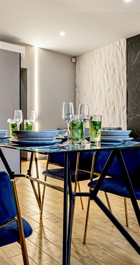 Central Family Boutique Apartments 2 Львов Экстерьер фото