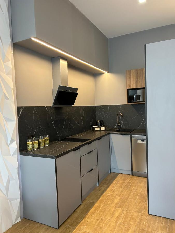 Central Family Boutique Apartments 2 Львов Экстерьер фото