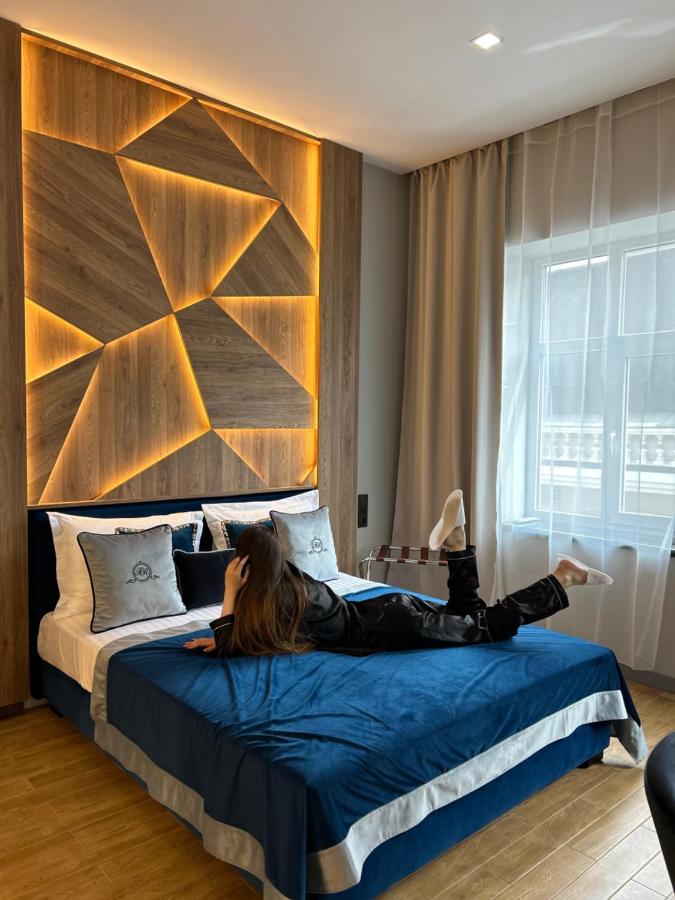 Central Family Boutique Apartments 2 Львов Экстерьер фото