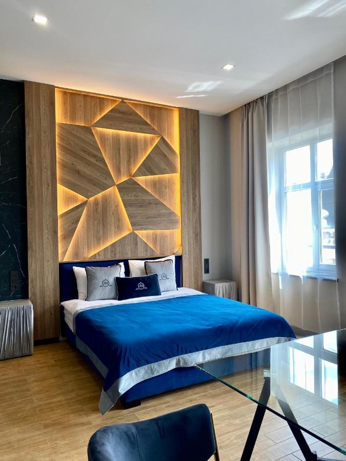 Central Family Boutique Apartments 2 Львов Экстерьер фото